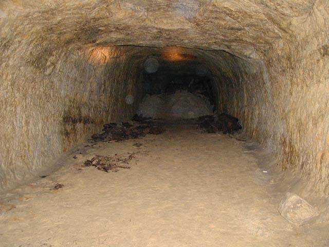 PODZEMN LETECK TOVRNY Z II. SVTOV VLKY V RABTEJN U SRBSK KAMENICE